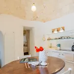 Wanderlust Experience Trulli Della Madonnina ヴィラ オストゥーニ